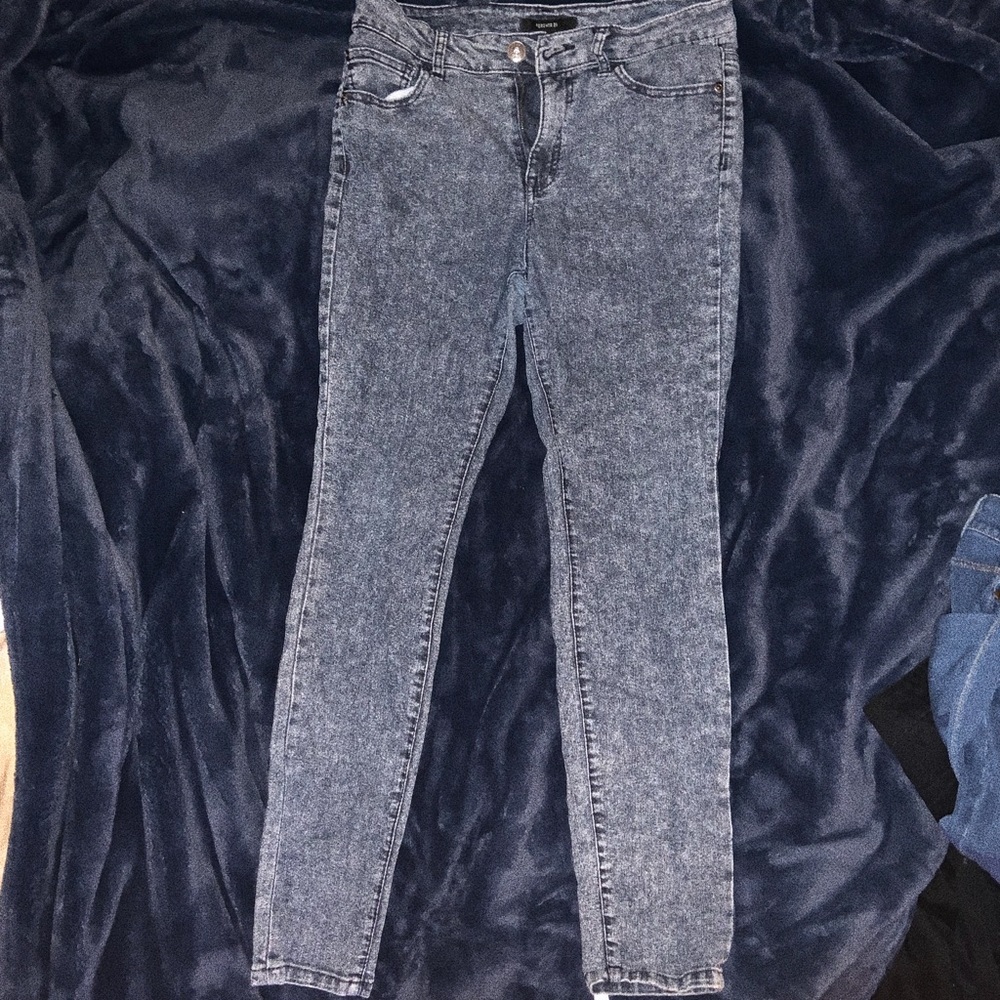 Light washed skinny jeans 👖